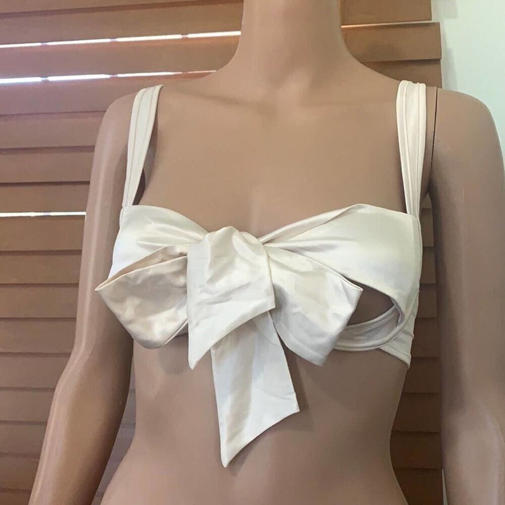 NWT ADORE ME PEEK A BOO BRA WITH BOW FRONT TIE SIZE XS